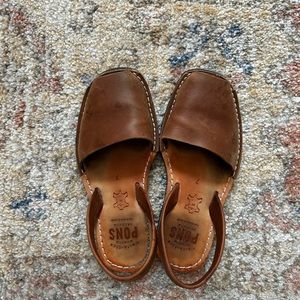 Size 7 EU 37 Pons Avarca leather sandals